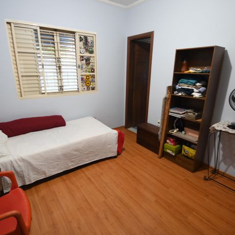Casa à venda com 230m², 4 quartos e 5 vagasSuíte 2