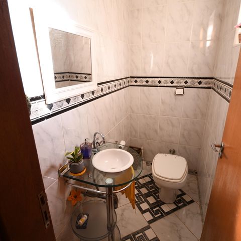 Casa à venda com 230m², 4 quartos e 5 vagasLavabo