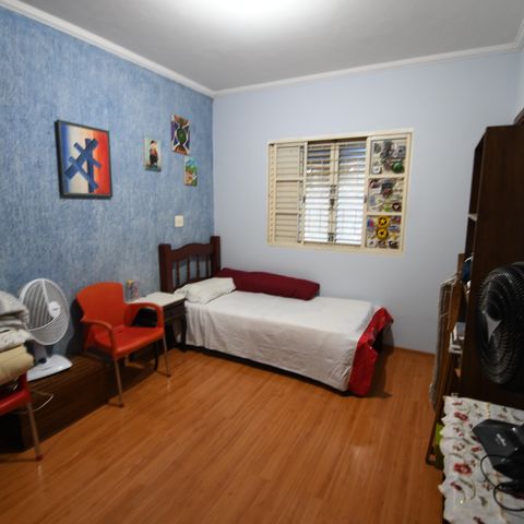 Casa à venda com 230m², 4 quartos e 5 vagasSuíte 2