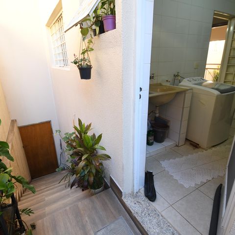 Casa à venda com 230m², 4 quartos e 5 vagasCorredor