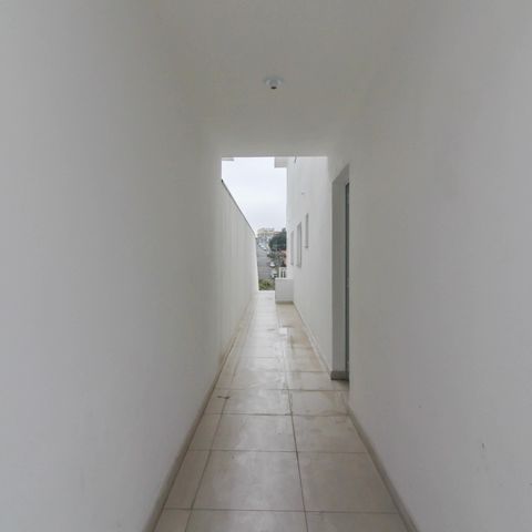 Casa à venda com 194m², 3 quartos e 6 vagasCorredor Lateral