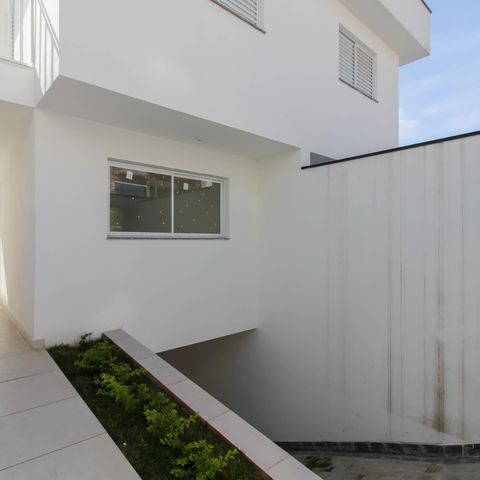 Casa à venda com 194m², 3 quartos e 6 vagasEntrada