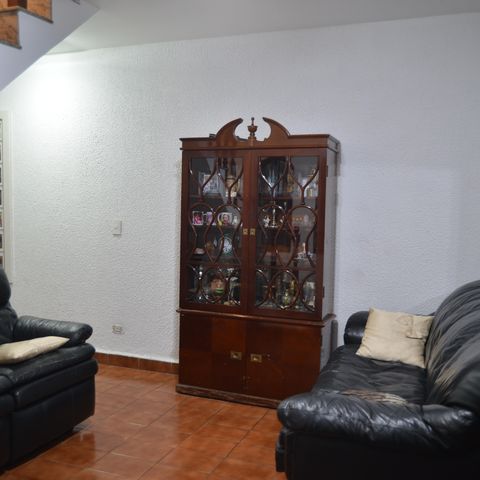 Casa para alugar com 243m², 6 quartos e 4 vagasSala