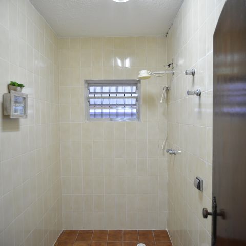 Casa para alugar com 243m², 6 quartos e 4 vagasBanheiro Social