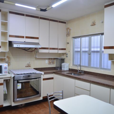 Casa para alugar com 243m², 6 quartos e 4 vagasCozinha