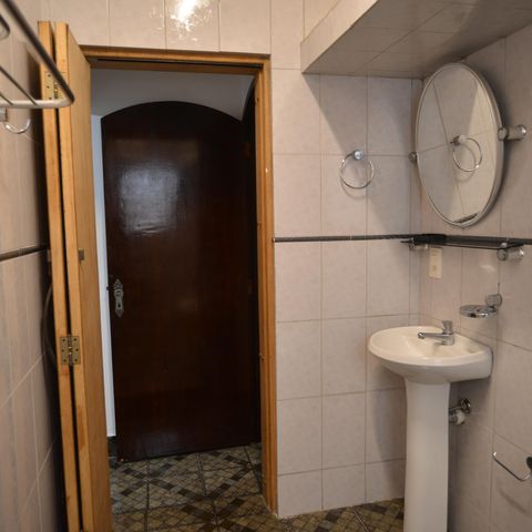 Casa para alugar com 243m², 6 quartos e 4 vagasBanheiro do Quarto 3