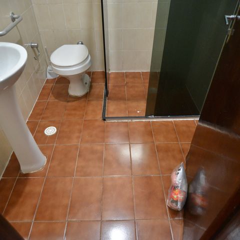 Casa para alugar com 243m², 6 quartos e 4 vagasBanheiro Social