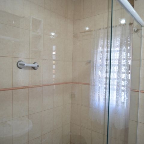 Casa para alugar com 243m², 6 quartos e 4 vagasBanheiro do Quarto 5