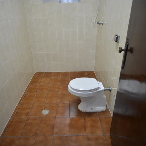 Casa para alugar com 243m², 6 quartos e 4 vagasBanheiro Social