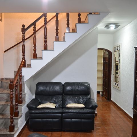 Casa para alugar com 243m², 6 quartos e 4 vagasSala