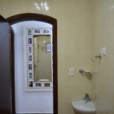 Casa para alugar com 243m², 6 quartos e 4 vagasBanheiro Social