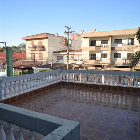 Casa para alugar com 243m², 6 quartos e 4 vagasSacada