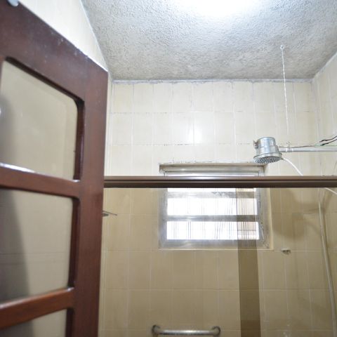 Casa para alugar com 243m², 6 quartos e 4 vagasBanheiro do Quarto 4