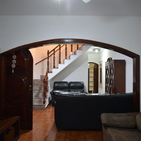 Casa para alugar com 243m², 6 quartos e 4 vagasSala
