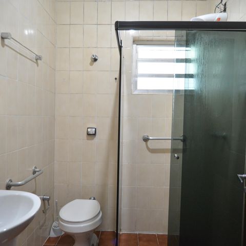 Casa para alugar com 243m², 6 quartos e 4 vagasBanheiro Social