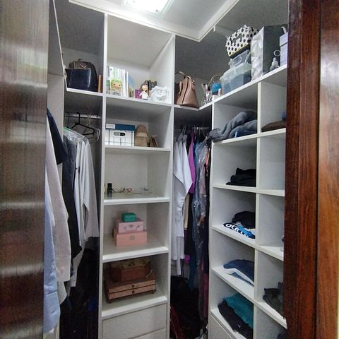 Apartamento à venda com 178m², 4 quartos e 3 vagas Apartamento à venda com 178m², 4 quartos e 3 vagasCloset da suíte 2