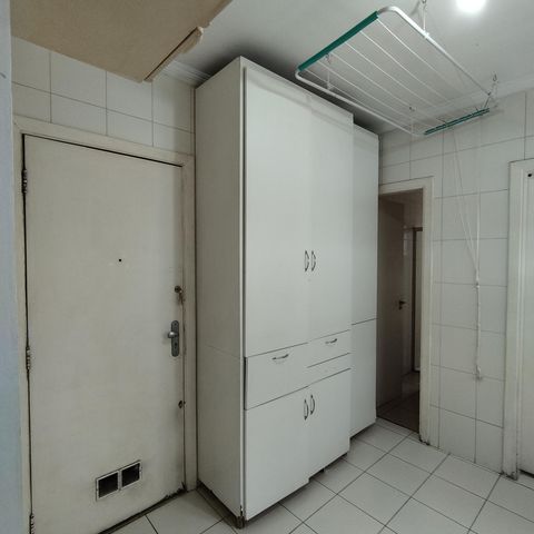 Apartamento à venda com 178m², 4 quartos e 3 vagas Apartamento à venda com 178m², 4 quartos e 3 vagasÁrea de Serviço