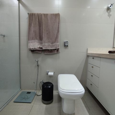 Apartamento à venda com 178m², 4 quartos e 3 vagas Apartamento à venda com 178m², 4 quartos e 3 vagasBanheiro da Suíte 2