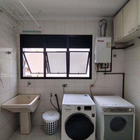 Apartamento à venda com 178m², 4 quartos e 3 vagas Apartamento à venda com 178m², 4 quartos e 3 vagasÁrea de Serviço