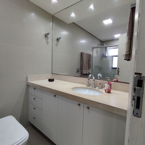 Apartamento à venda com 178m², 4 quartos e 3 vagas Apartamento à venda com 178m², 4 quartos e 3 vagasBanheiro da Suíte 2