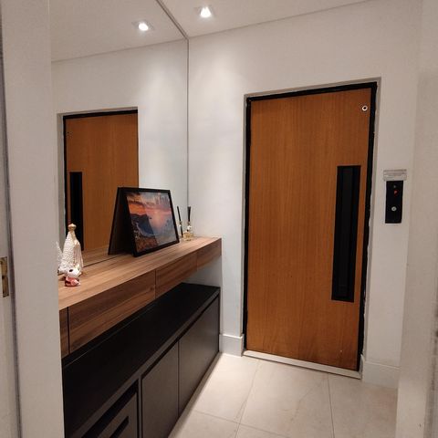 Apartamento à venda com 178m², 4 quartos e 3 vagas Apartamento à venda com 178m², 4 quartos e 3 vagasEntrada Social