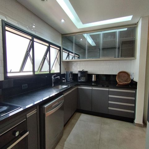 Apartamento à venda com 178m², 4 quartos e 3 vagas Apartamento à venda com 178m², 4 quartos e 3 vagasCozinha