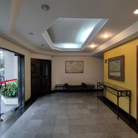 Apartamento à venda com 178m², 4 quartos e 3 vagas Apartamento à venda com 178m², 4 quartos e 3 vagasHall de entrada