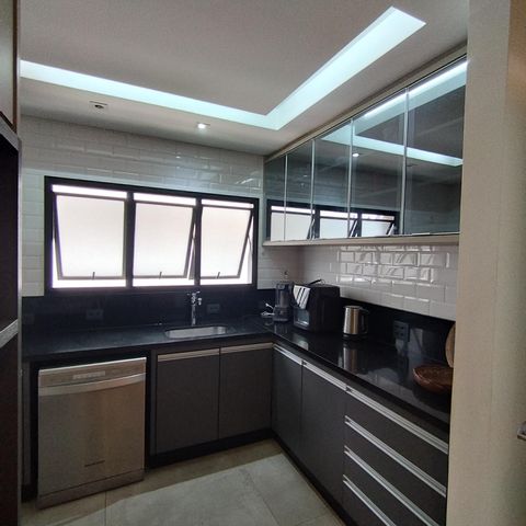 Apartamento à venda com 178m², 4 quartos e 3 vagas Apartamento à venda com 178m², 4 quartos e 3 vagasCozinha