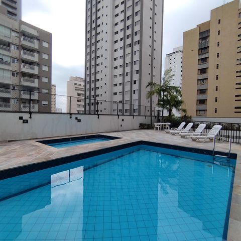 Apartamento à venda com 178m², 4 quartos e 3 vagas Apartamento à venda com 178m², 4 quartos e 3 vagasÁrea comum - Piscina