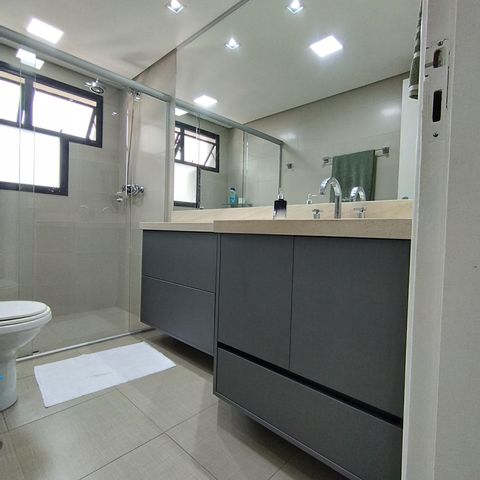 Apartamento à venda com 178m², 4 quartos e 3 vagas Apartamento à venda com 178m², 4 quartos e 3 vagasBanheiro