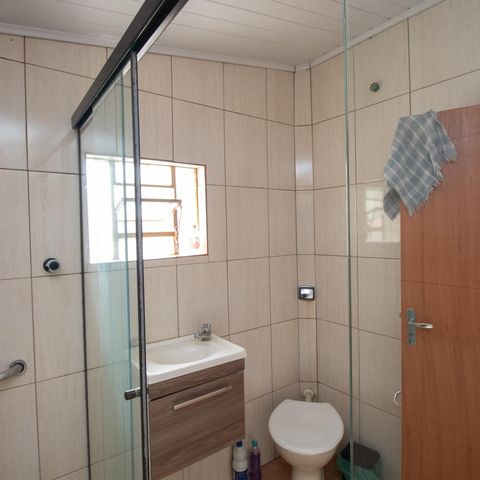 Casa à venda com 75m², 3 quartos e 7 vagasBanheiro