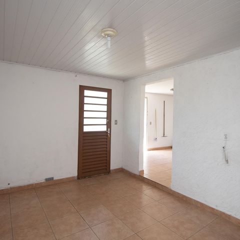 Casa à venda com 75m², 3 quartos e 7 vagasSala