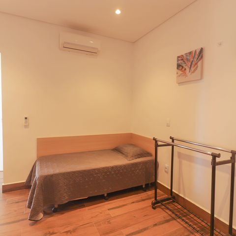 Casa à venda com 1000m², 6 quartos e NaN vagas Casa à venda com 1000m², 6 quartos e NaN vagasSuíte 2