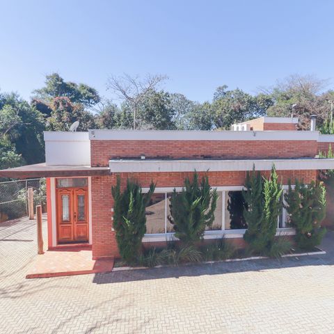 Casa à venda com 1000m², 6 quartos e NaN vagas Casa à venda com 1000m², 6 quartos e NaN vagasÁrea comum