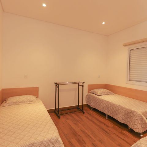 Casa à venda com 1000m², 6 quartos e NaN vagas Casa à venda com 1000m², 6 quartos e NaN vagasSuíte 2