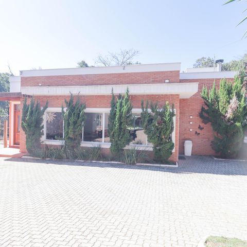 Casa à venda com 1000m², 6 quartos e NaN vagas Casa à venda com 1000m², 6 quartos e NaN vagasÁrea comum