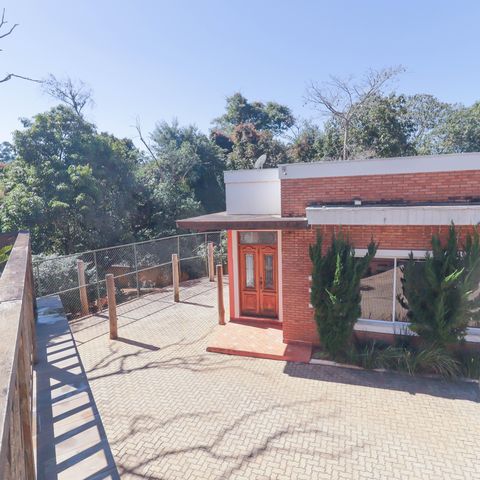 Casa à venda com 1000m², 6 quartos e NaN vagas Casa à venda com 1000m², 6 quartos e NaN vagasÁrea comum