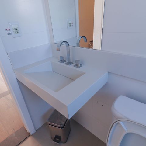 Casa à venda com 1000m², 6 quartos e NaN vagas Casa à venda com 1000m², 6 quartos e NaN vagasBanheiro da Suíte 2
