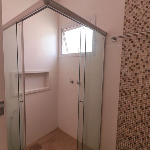 Casa à venda com 1000m², 6 quartos e NaN vagas Casa à venda com 1000m², 6 quartos e NaN vagasBanheiro da Suíte 6