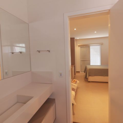 Casa à venda com 1000m², 6 quartos e NaN vagas Casa à venda com 1000m², 6 quartos e NaN vagasBanheiro da Suíte 6