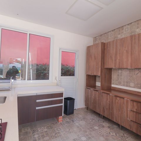 Casa à venda com 1000m², 6 quartos e NaN vagas Casa à venda com 1000m², 6 quartos e NaN vagasCozinha