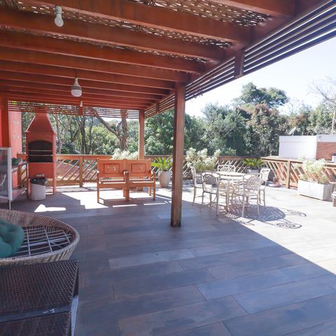 Casa à venda com 1000m², 6 quartos e NaN vagas Casa à venda com 1000m², 6 quartos e NaN vagasÁrea comum