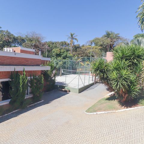 Casa à venda com 1000m², 6 quartos e NaN vagas Casa à venda com 1000m², 6 quartos e NaN vagasÁrea comum