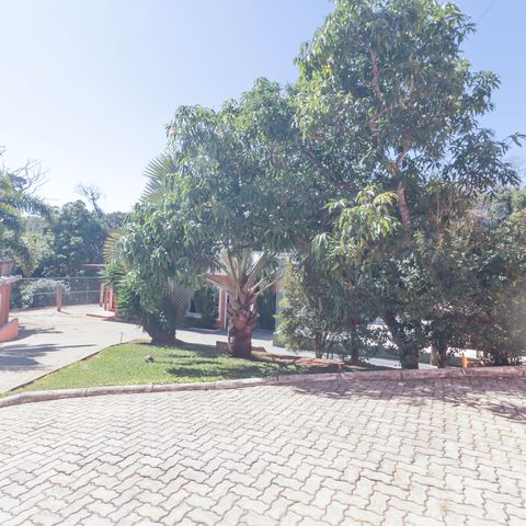 Casa à venda com 1000m², 6 quartos e NaN vagas Casa à venda com 1000m², 6 quartos e NaN vagasÁrea Externa