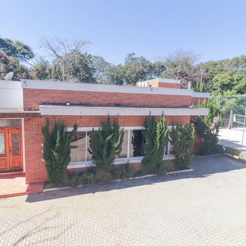 Casa à venda com 1000m², 6 quartos e NaN vagas Casa à venda com 1000m², 6 quartos e NaN vagasÁrea comum