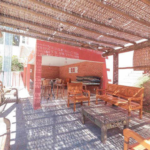 Casa à venda com 1000m², 6 quartos e NaN vagas Casa à venda com 1000m², 6 quartos e NaN vagasÁrea comum