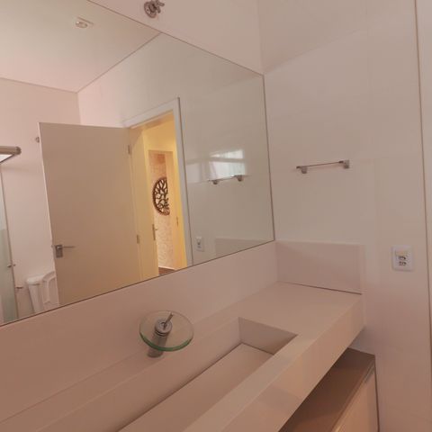 Casa à venda com 1000m², 6 quartos e NaN vagas Casa à venda com 1000m², 6 quartos e NaN vagasBanheiro da Suíte 6