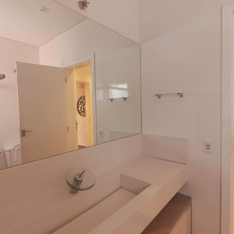 Casa à venda com 1000m², 6 quartos e NaN vagas Casa à venda com 1000m², 6 quartos e NaN vagasBanheiro da Suíte 6