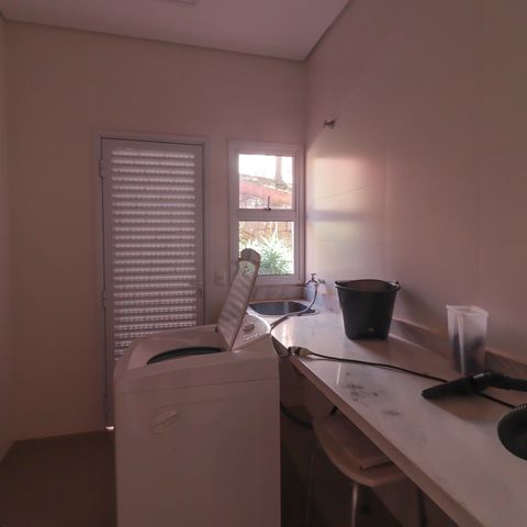 Casa à venda com 1000m², 6 quartos e NaN vagas Casa à venda com 1000m², 6 quartos e NaN vagasÁrea de Serviço
