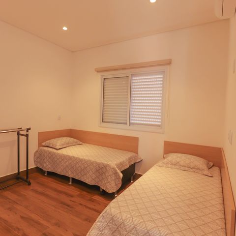 Casa à venda com 1000m², 6 quartos e NaN vagas Casa à venda com 1000m², 6 quartos e NaN vagasSuíte 2